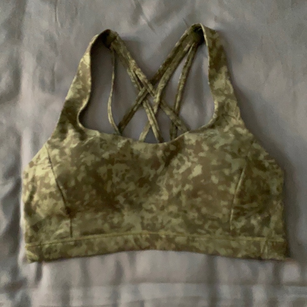 Lulu Lemon Free to be Serene bra